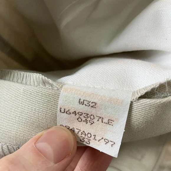 Vintage 90s Lee Deadstock Tan Pleated Front High Rise Shorts - Picture 8 of 8